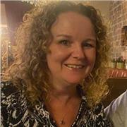 I can provide on line one to one lessons in French or Spanish.